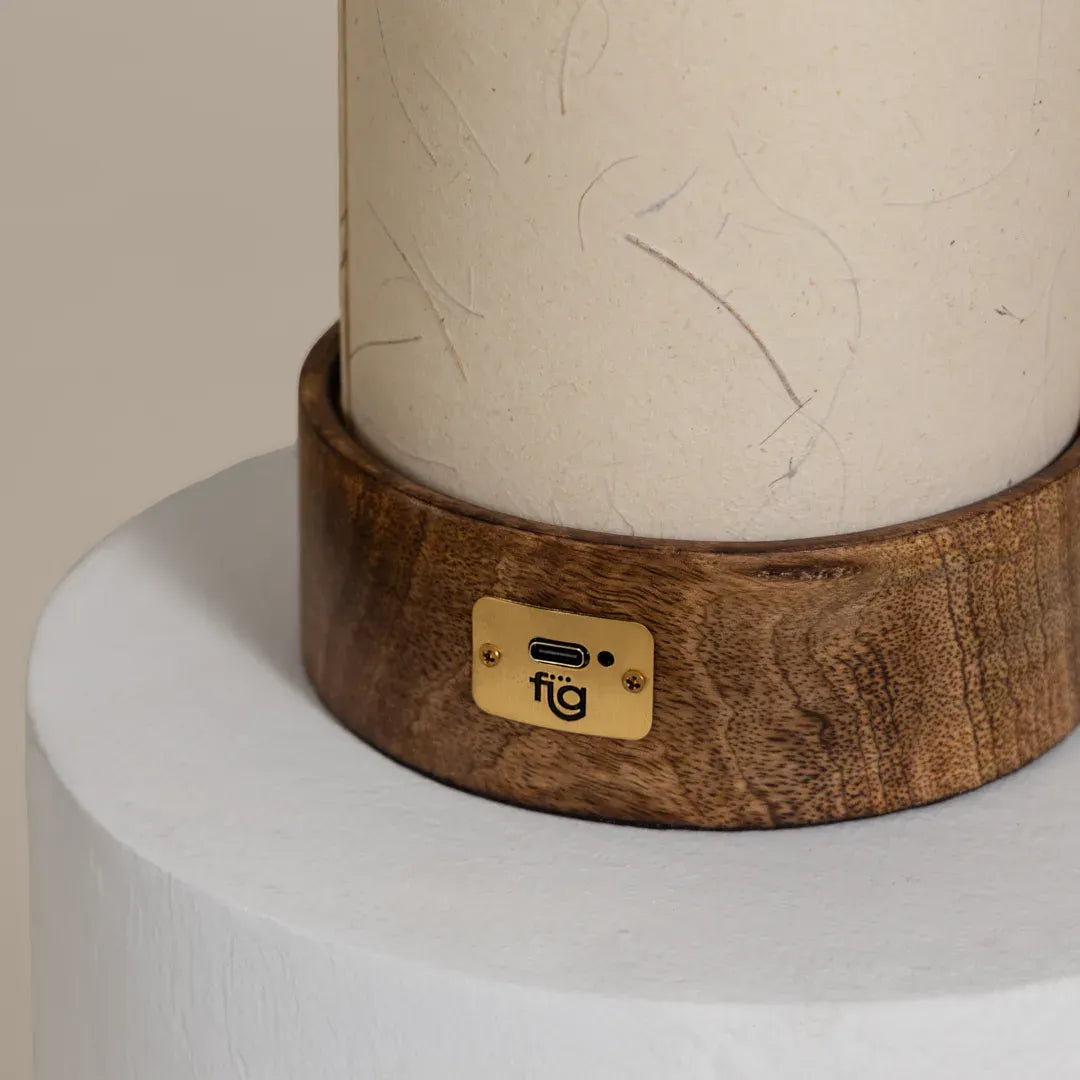 Magnus Touch Table Lamp