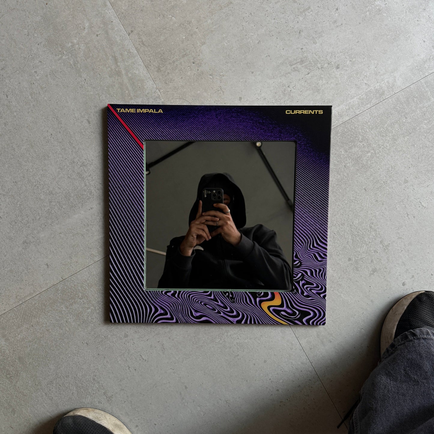 CURRENTS MIRROR