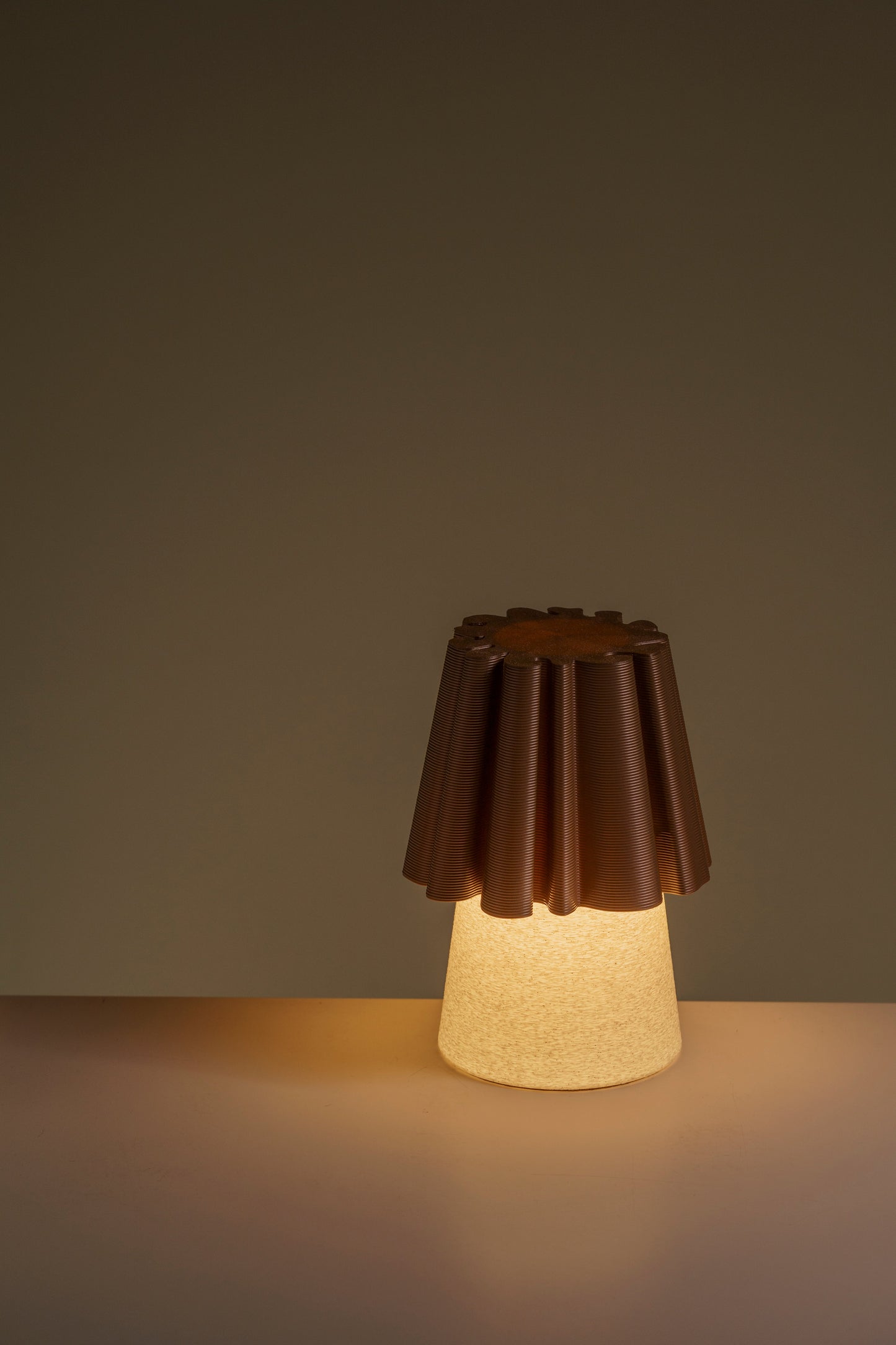 Ruffle Lamp