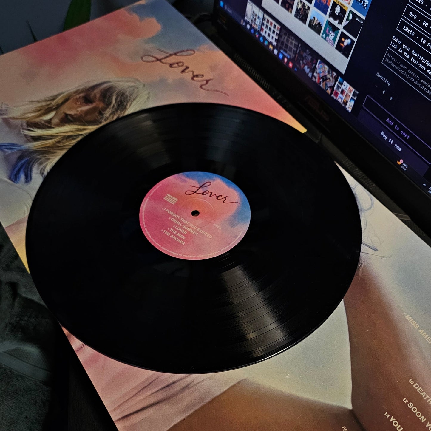 VINYL RECORDS - TAYLOR SWIFT