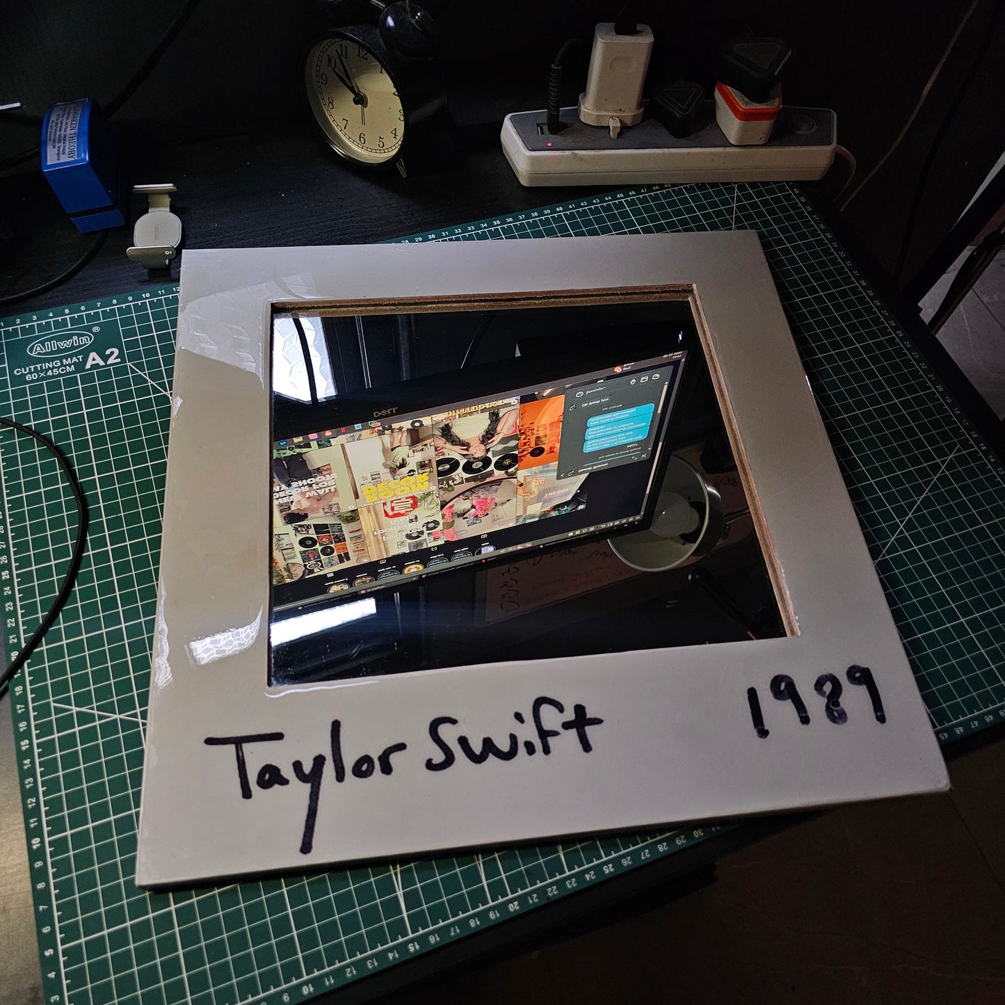 1989 MIRROR