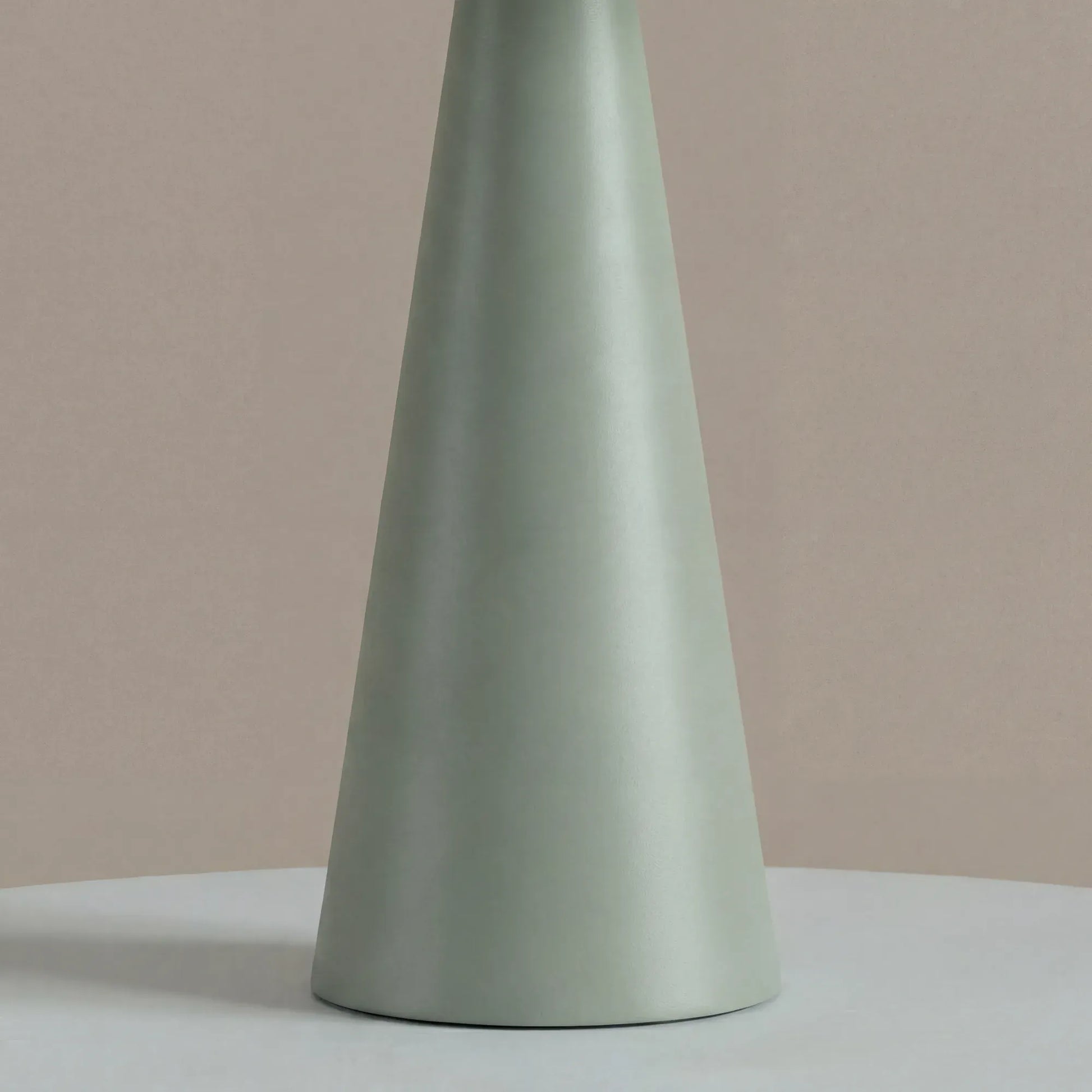 Hoa Sphere Table Lamp