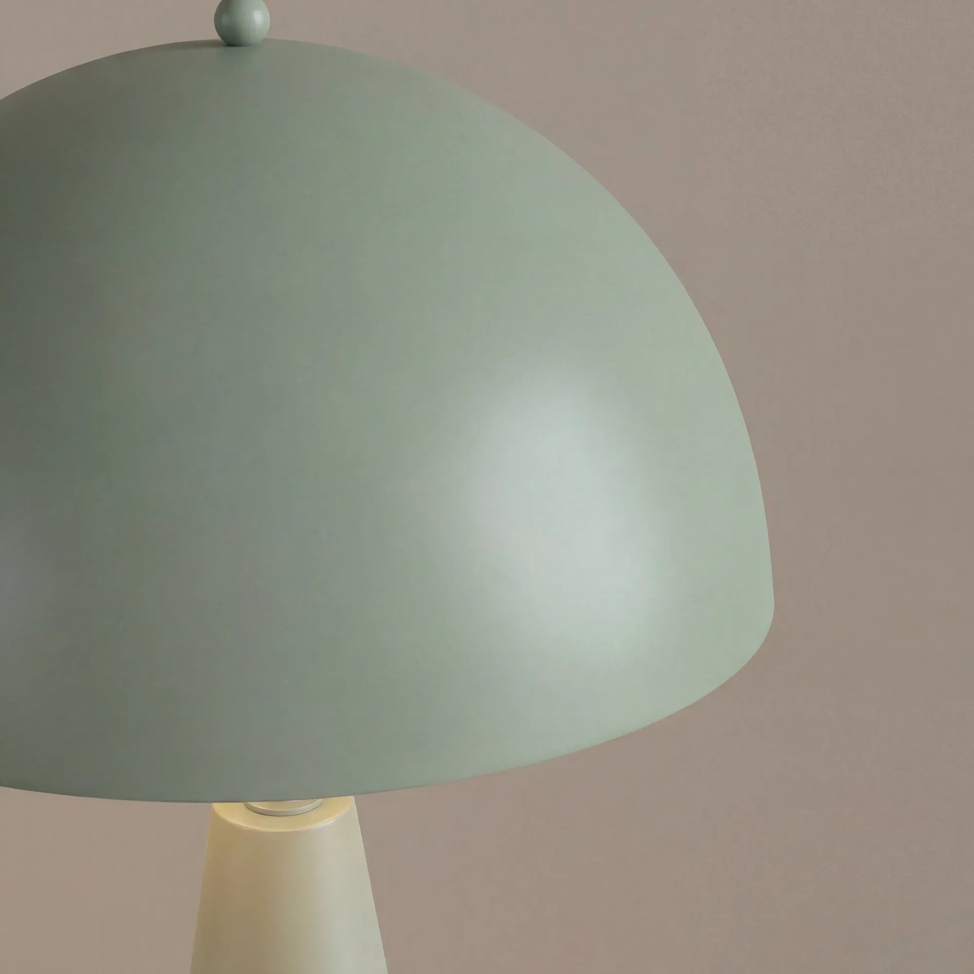 Hoa Sphere Table Lamp