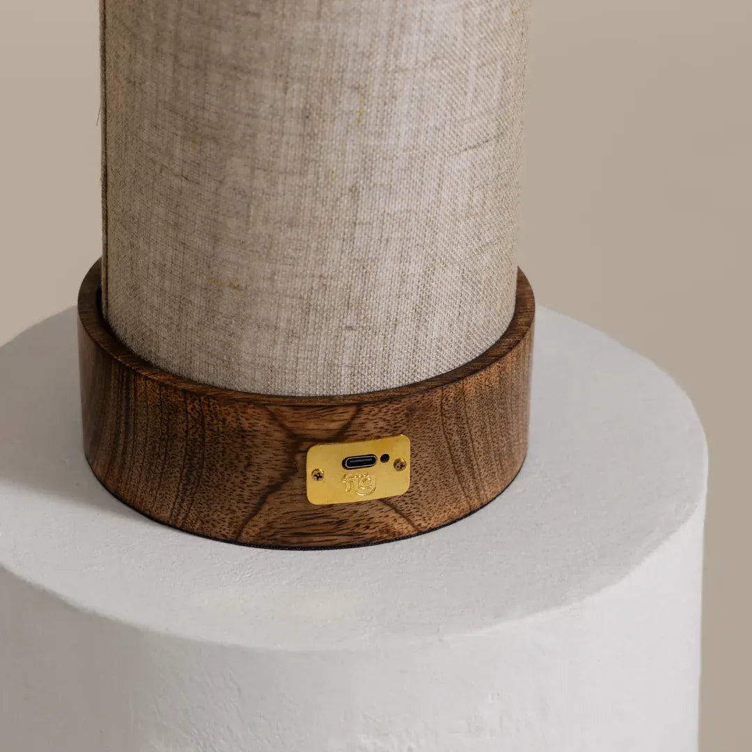 Magnus Touch Table Lamp