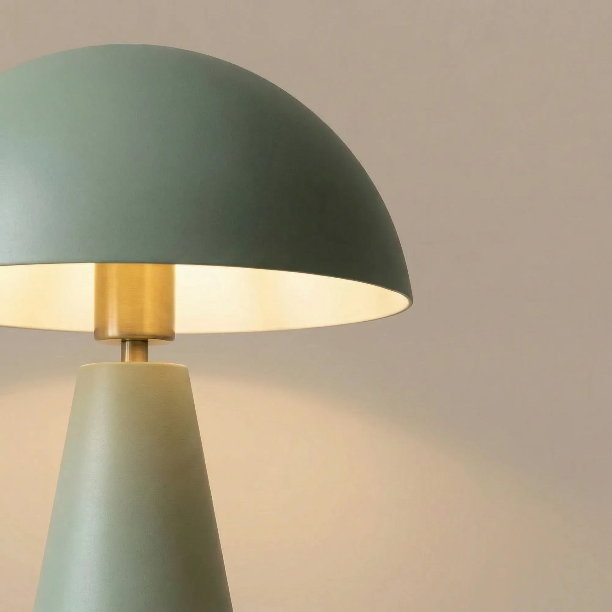 Hoa Sphere Table Lamp
