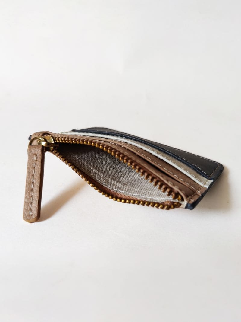 Iris – Grey & Almond Plant Leather Card Holder