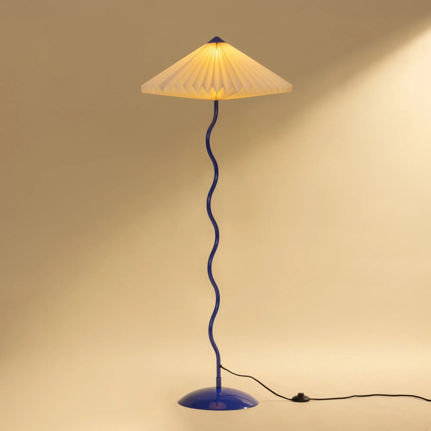 Wavy Floor Lamp