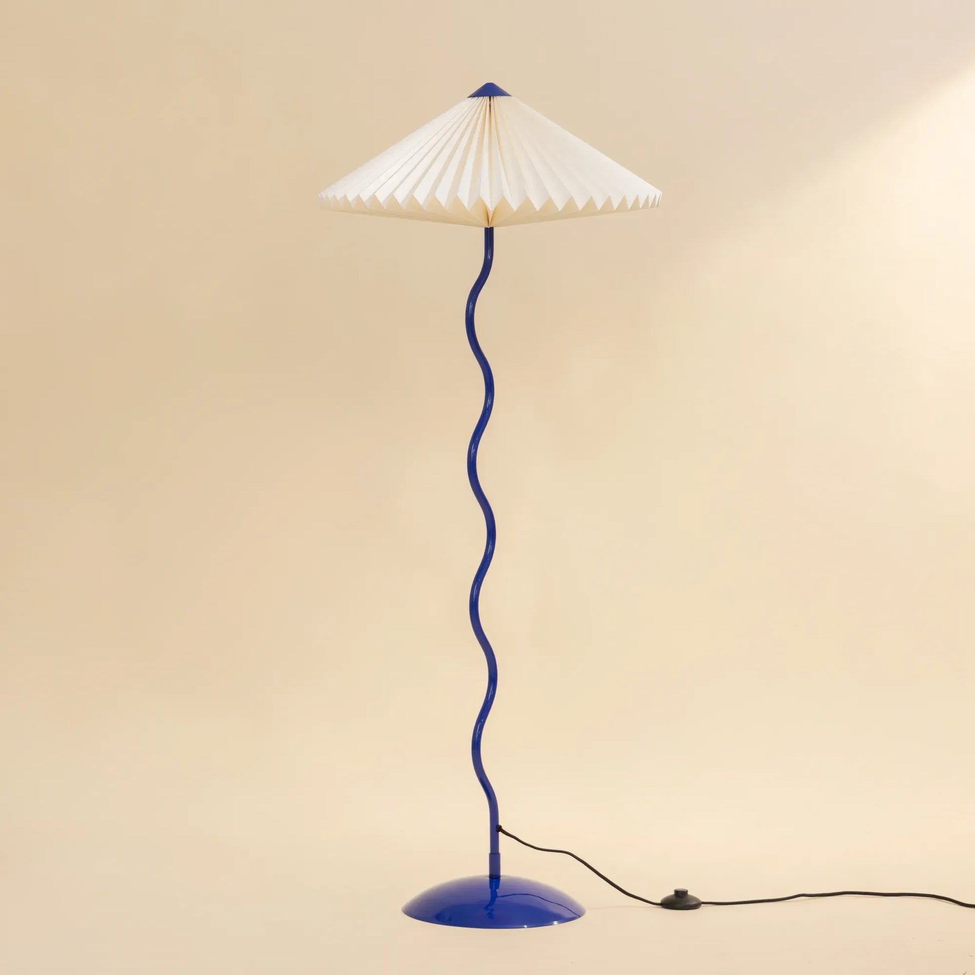Wavy Floor Lamp