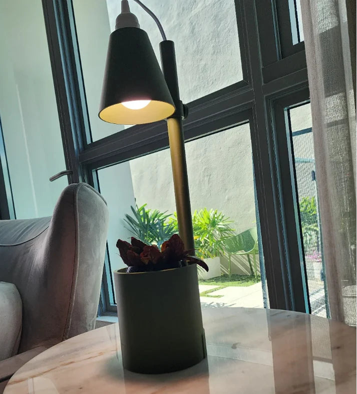 The Grow Light Planter