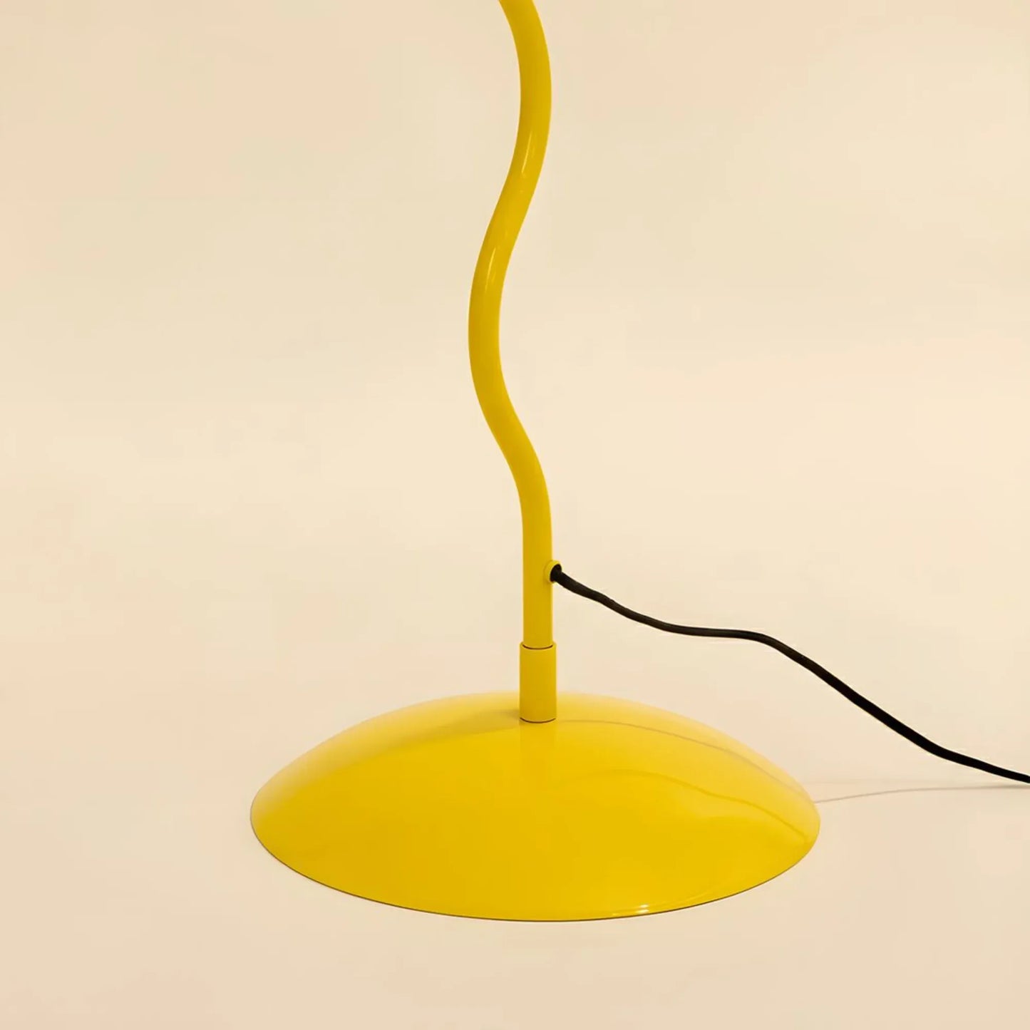Wavy Floor Lamp