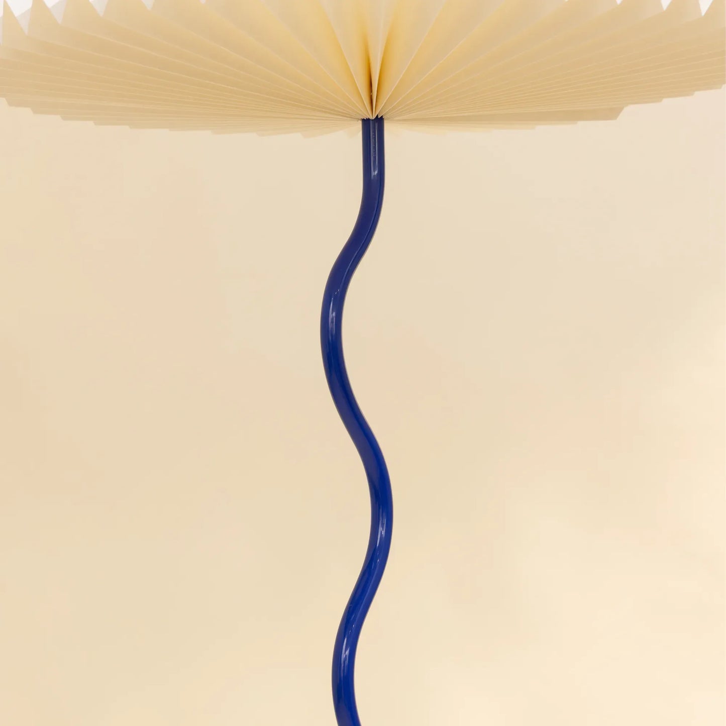 Wavy Floor Lamp