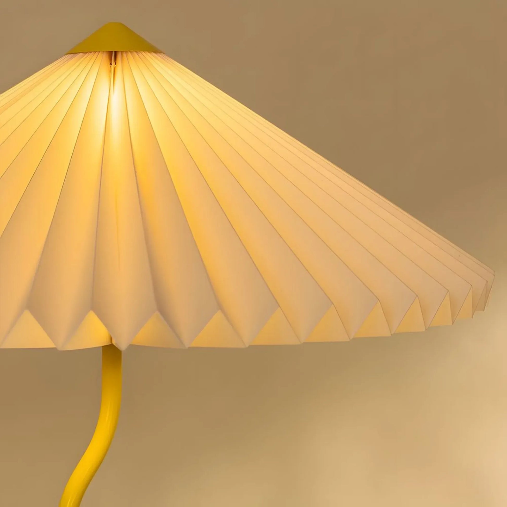 Wavy Floor Lamp