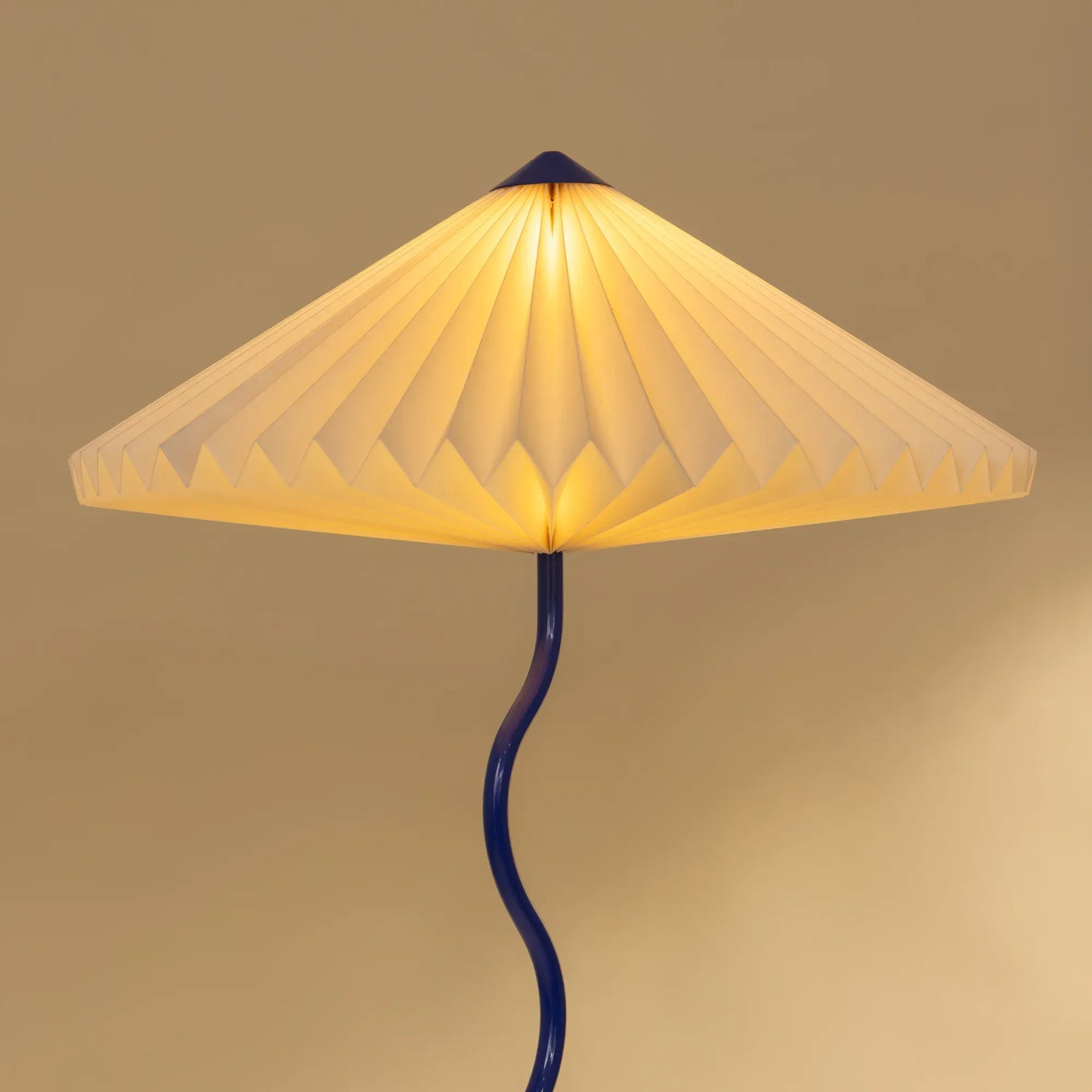 Wavy Floor Lamp