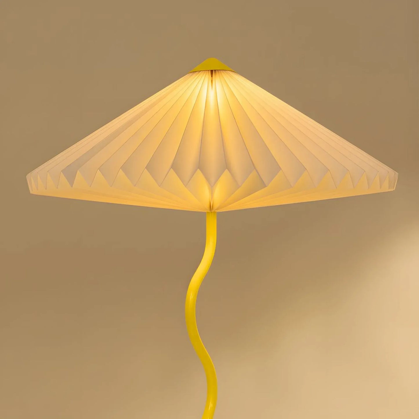 Wavy Floor Lamp