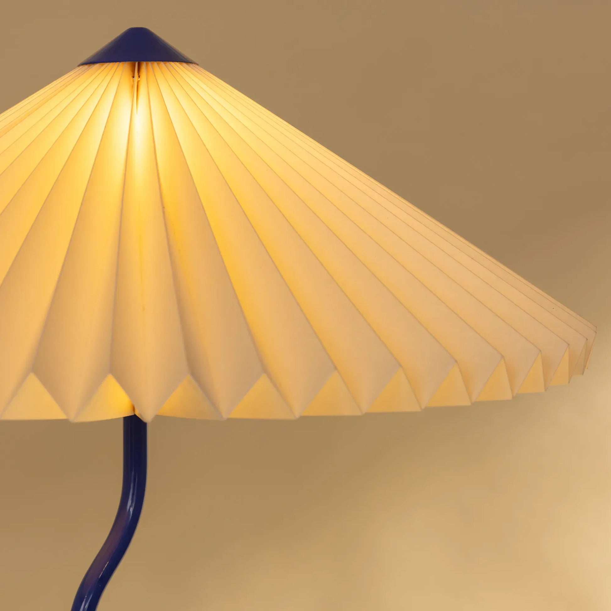 Wavy Floor Lamp