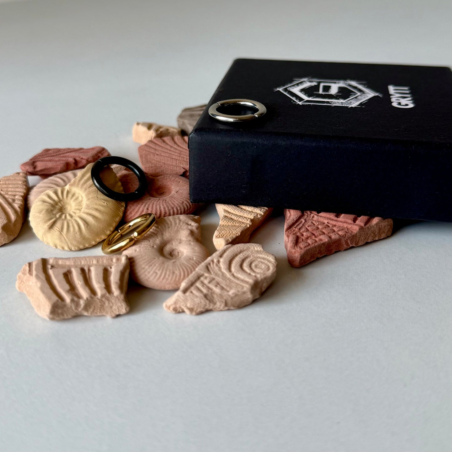 PRESSING HOOP - (BLACK UNPIERCED)