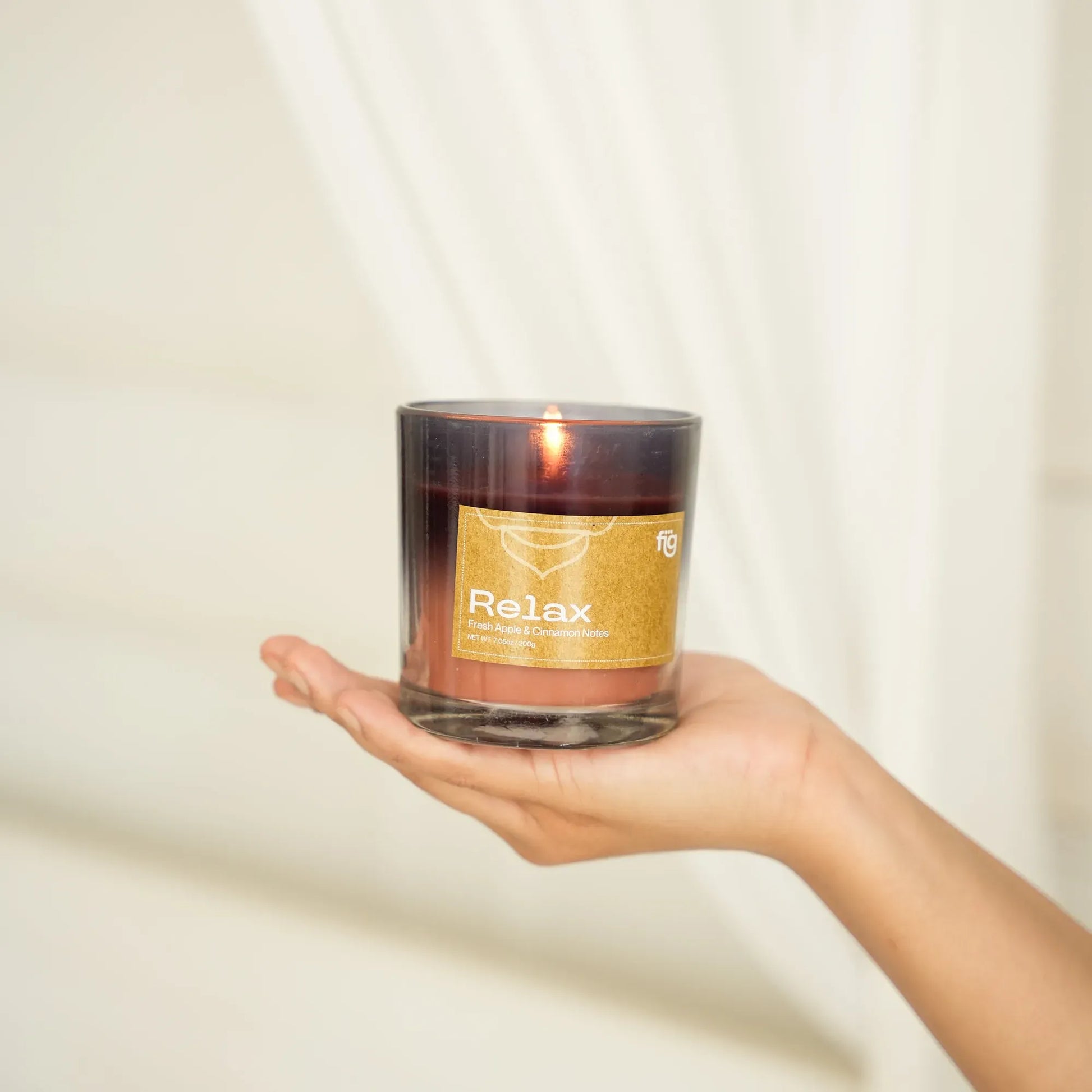 Relax Apple & Cinnamon Scented Candle