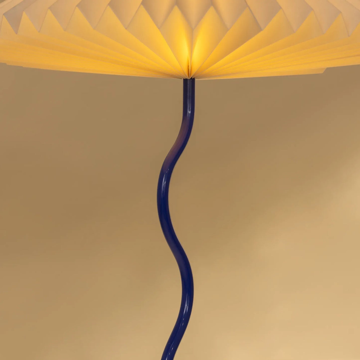 Wavy Floor Lamp