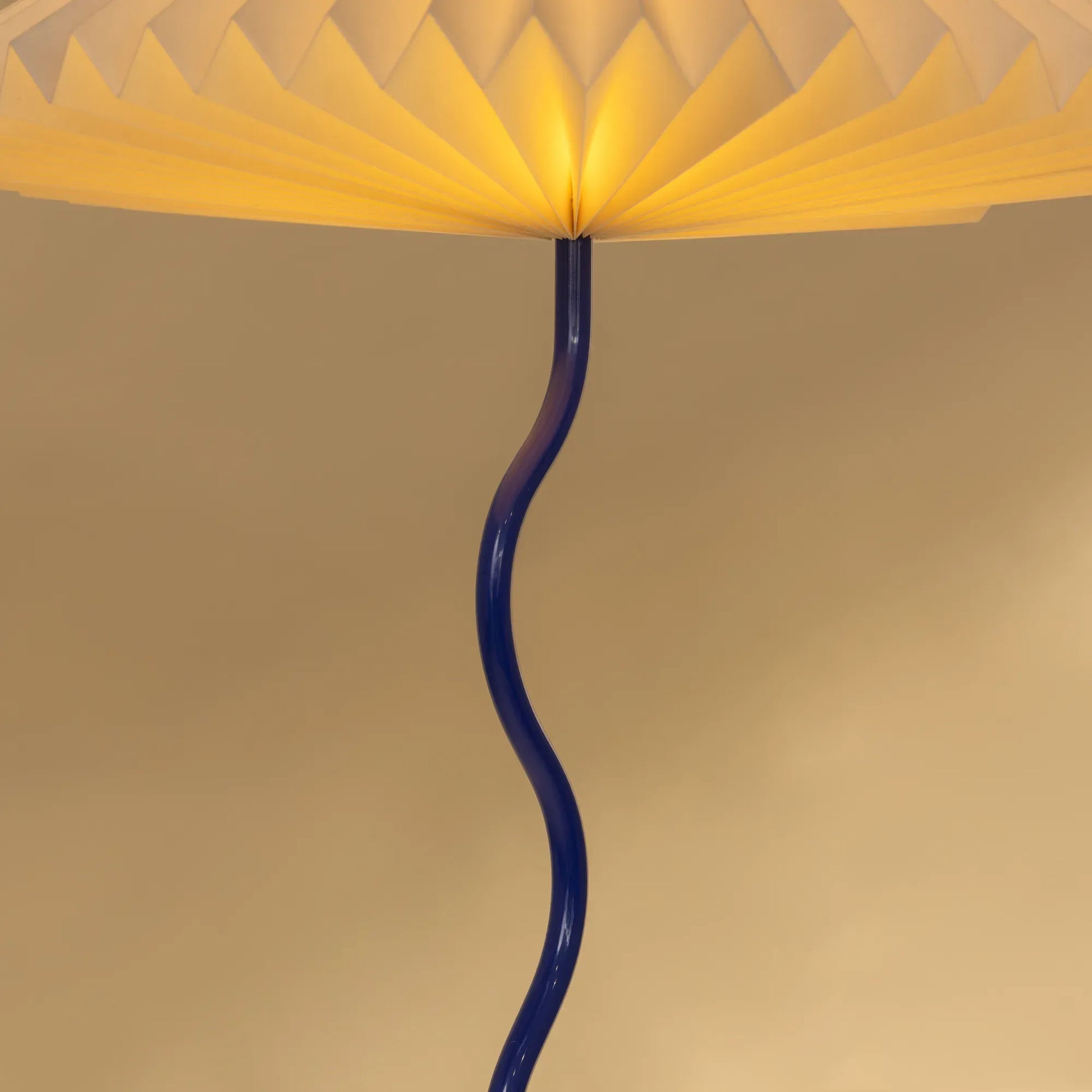 Wavy Floor Lamp