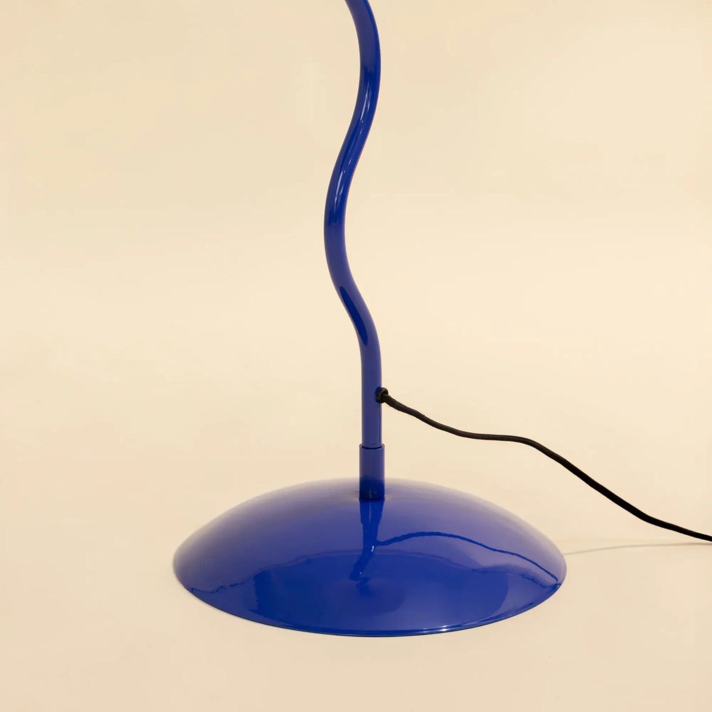 Wavy Floor Lamp