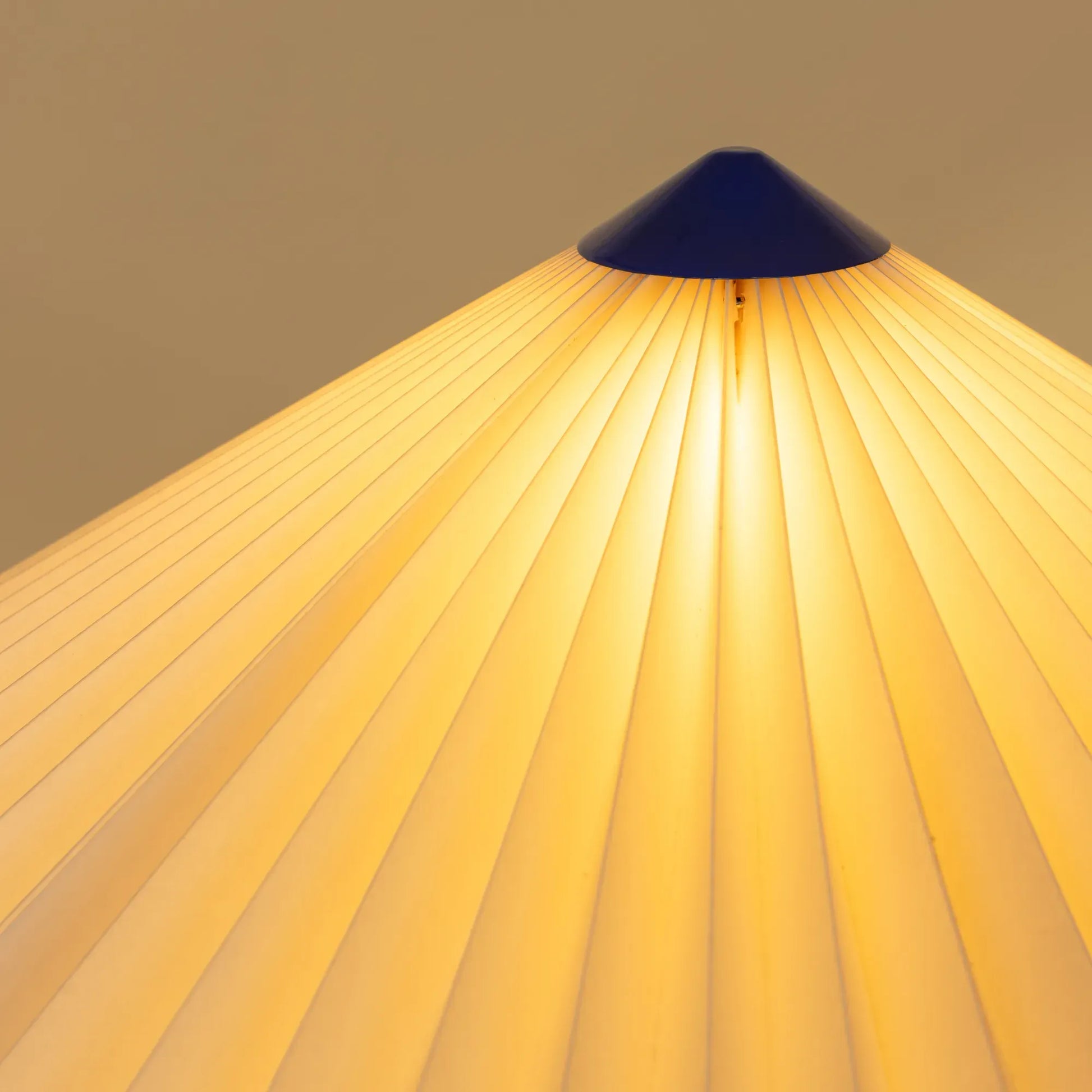 Wavy Floor Lamp