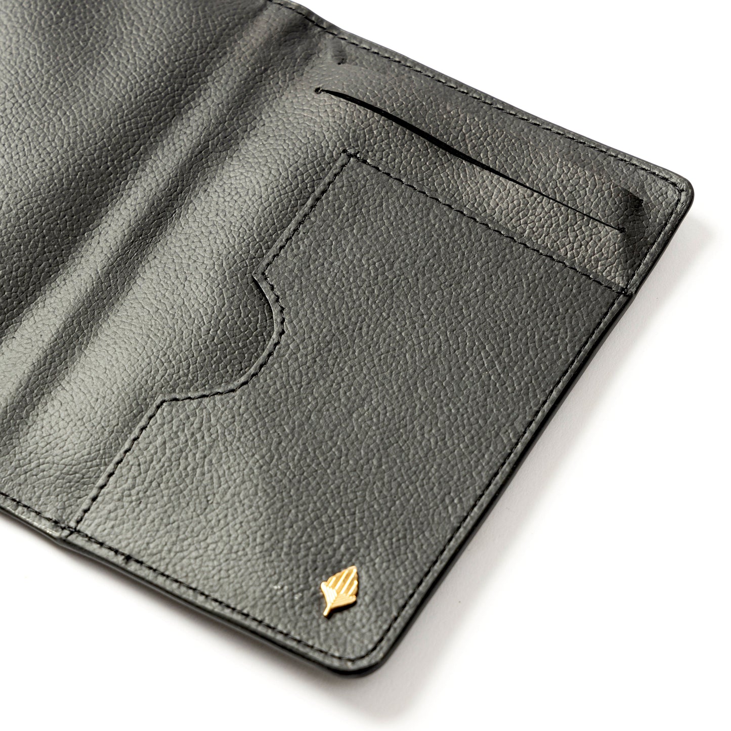 Plant Leather Passport Holder – Black