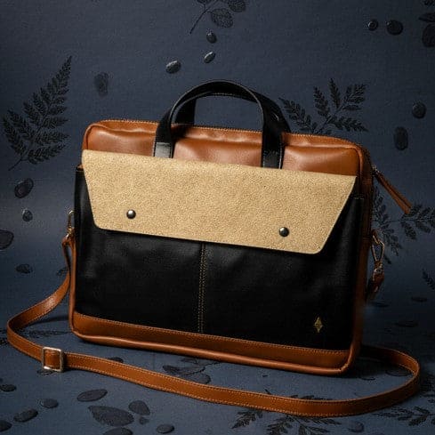Willow Vegan Leather Laptop Sleeve – Black
