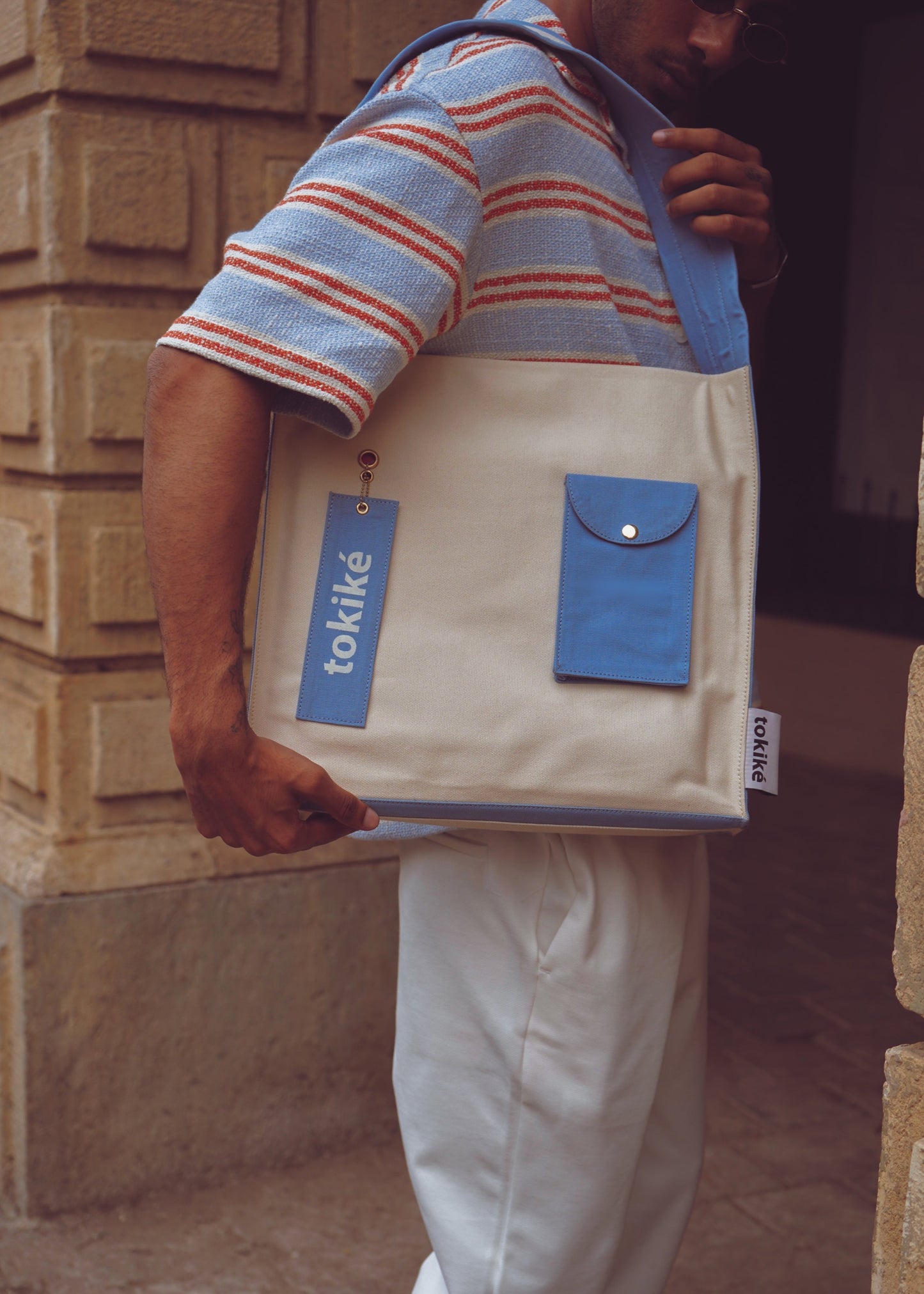 PERRY (White & Blue)