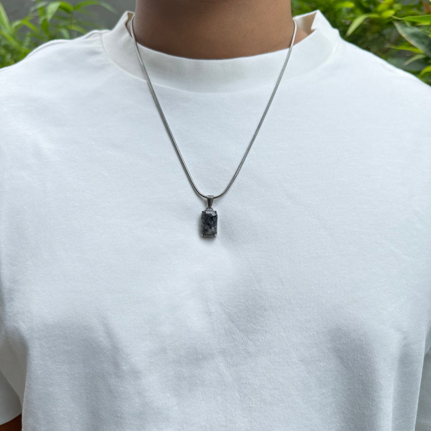 ONYX STONE PENDANT WITH CHAIN (SILVER)