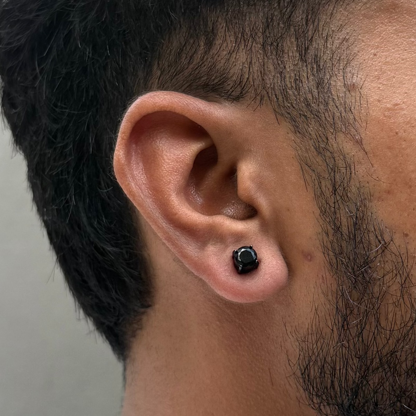ROUND STUD - (MAGNETIC NON-PIERCED)