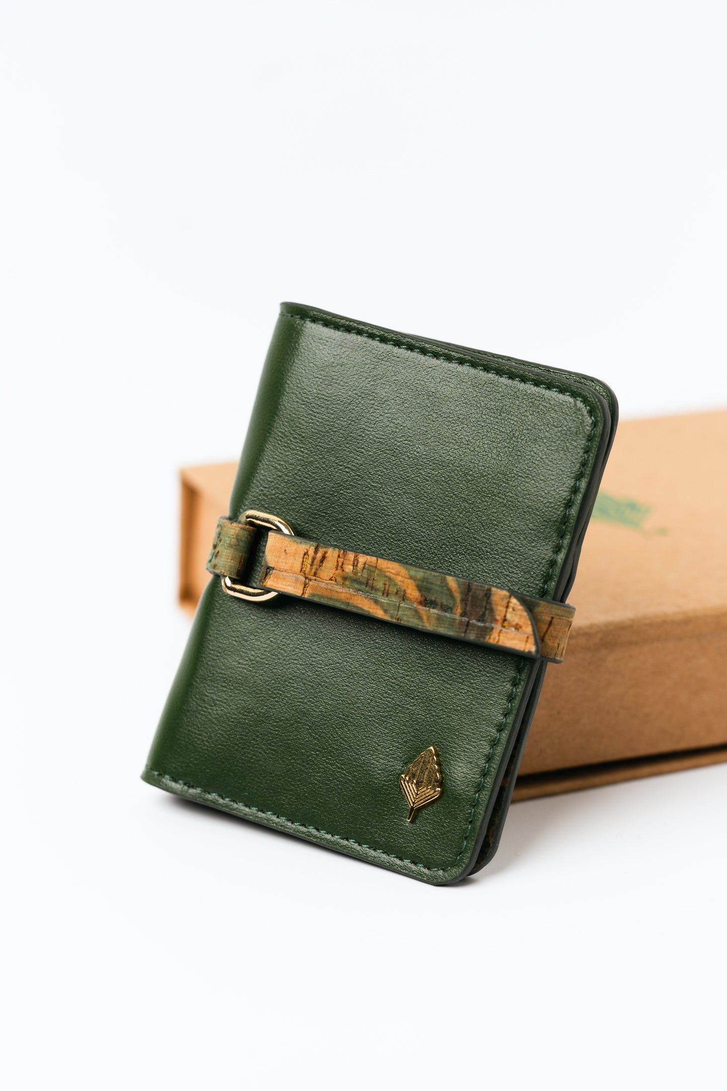Neith – Green & Cork Plant Leather Card Holder