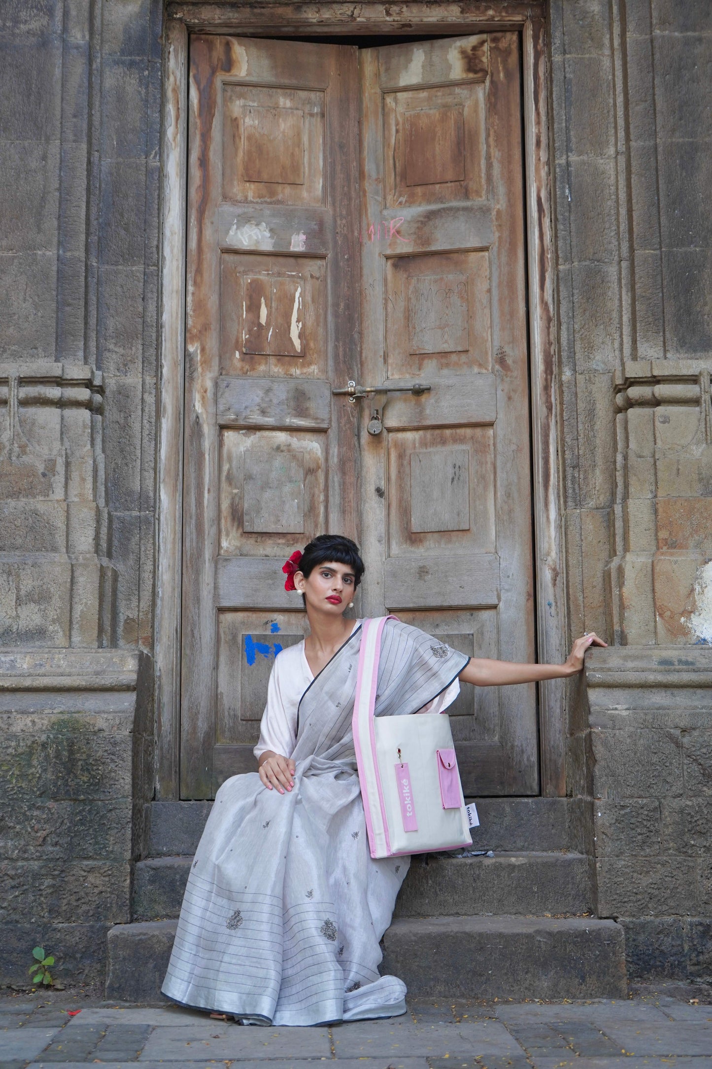 PERRY (White & Blue)