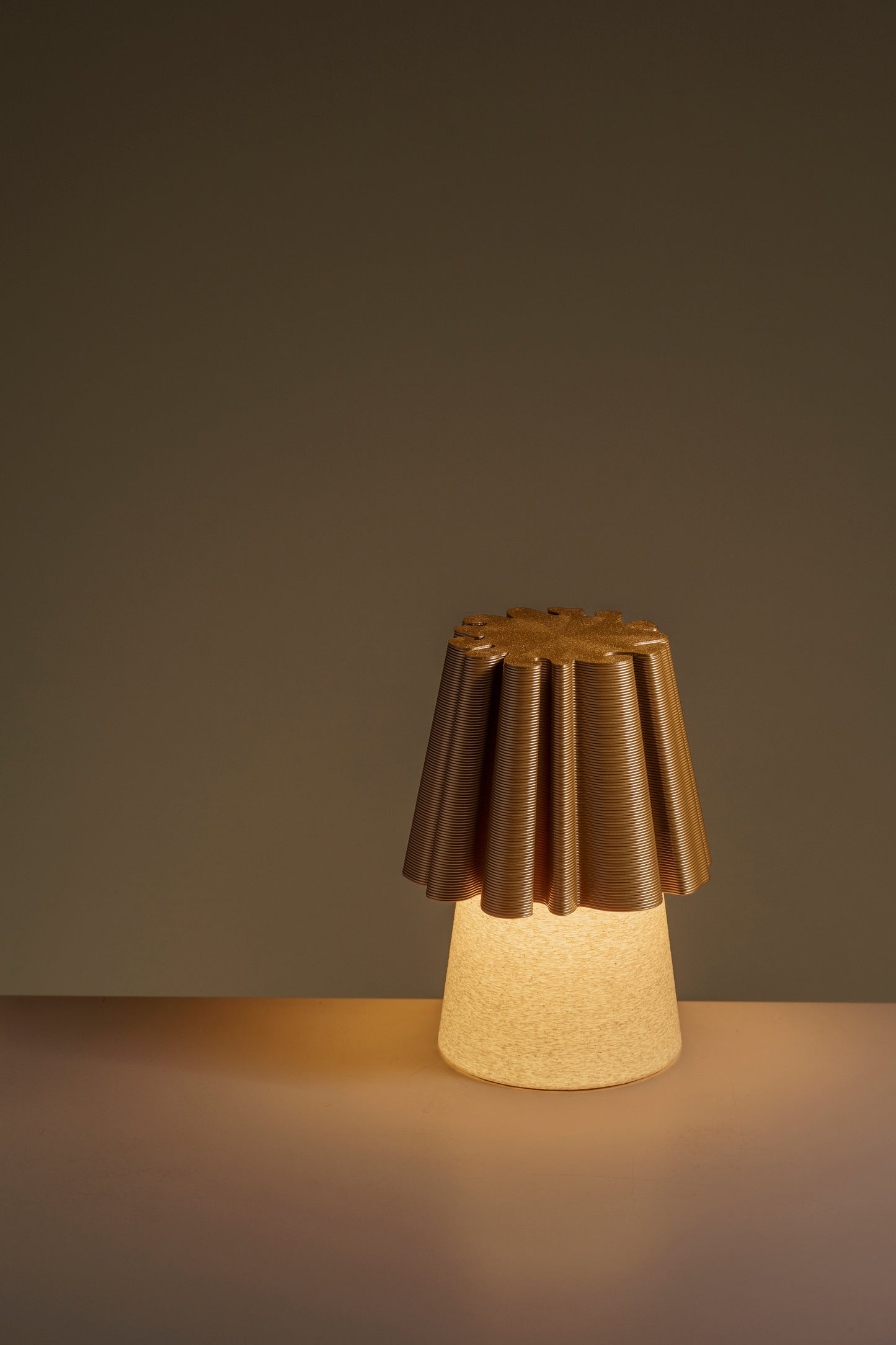 Ruffle Lamp
