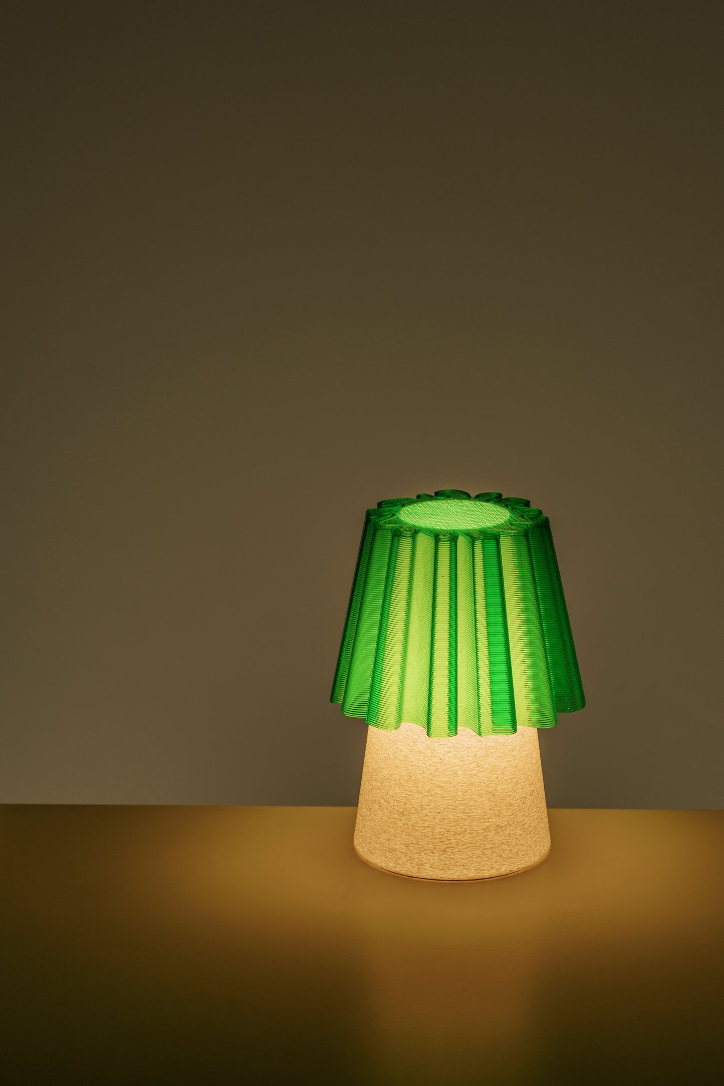 Ruffle Lamp
