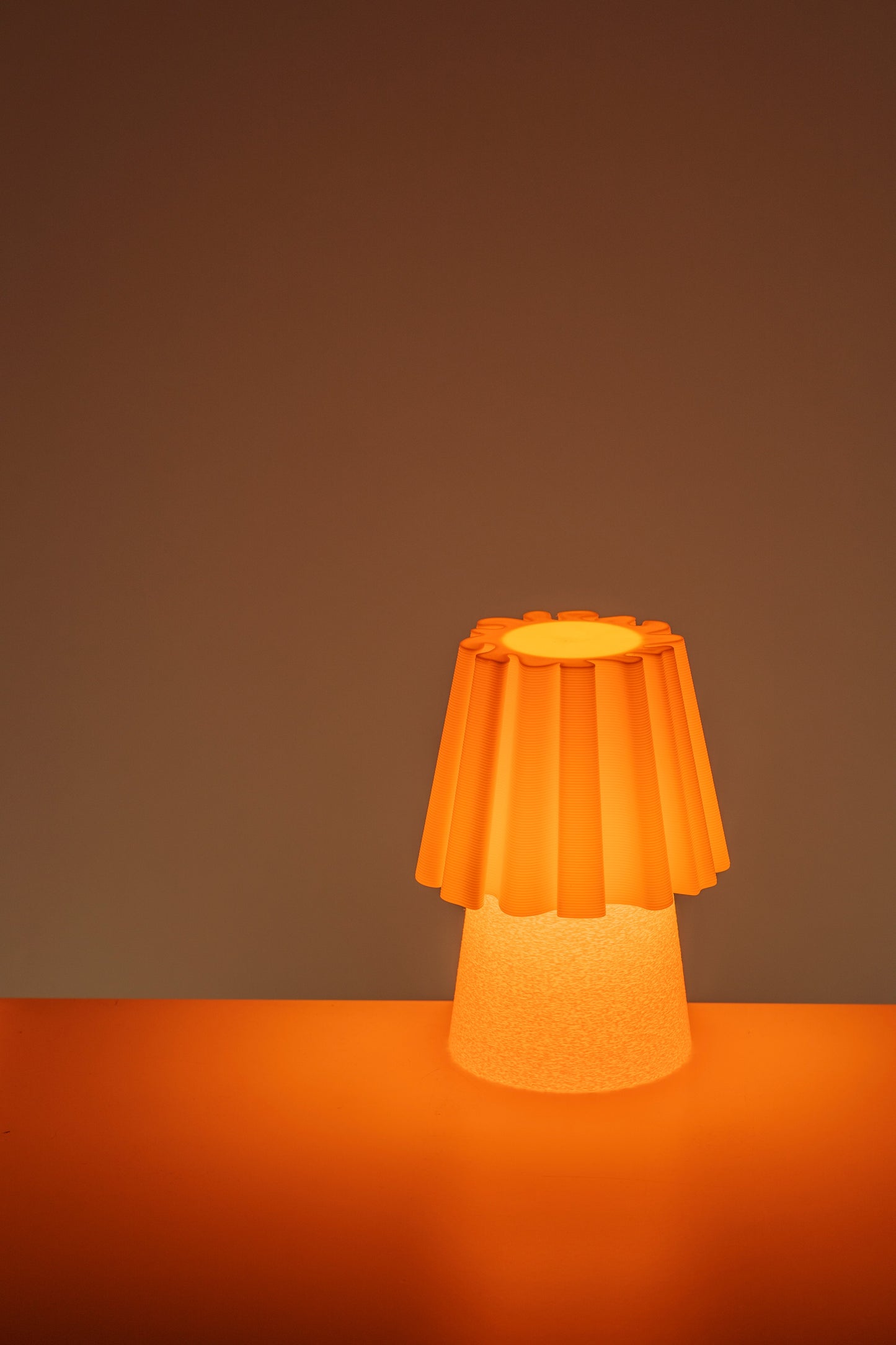 Ruffle Lamp