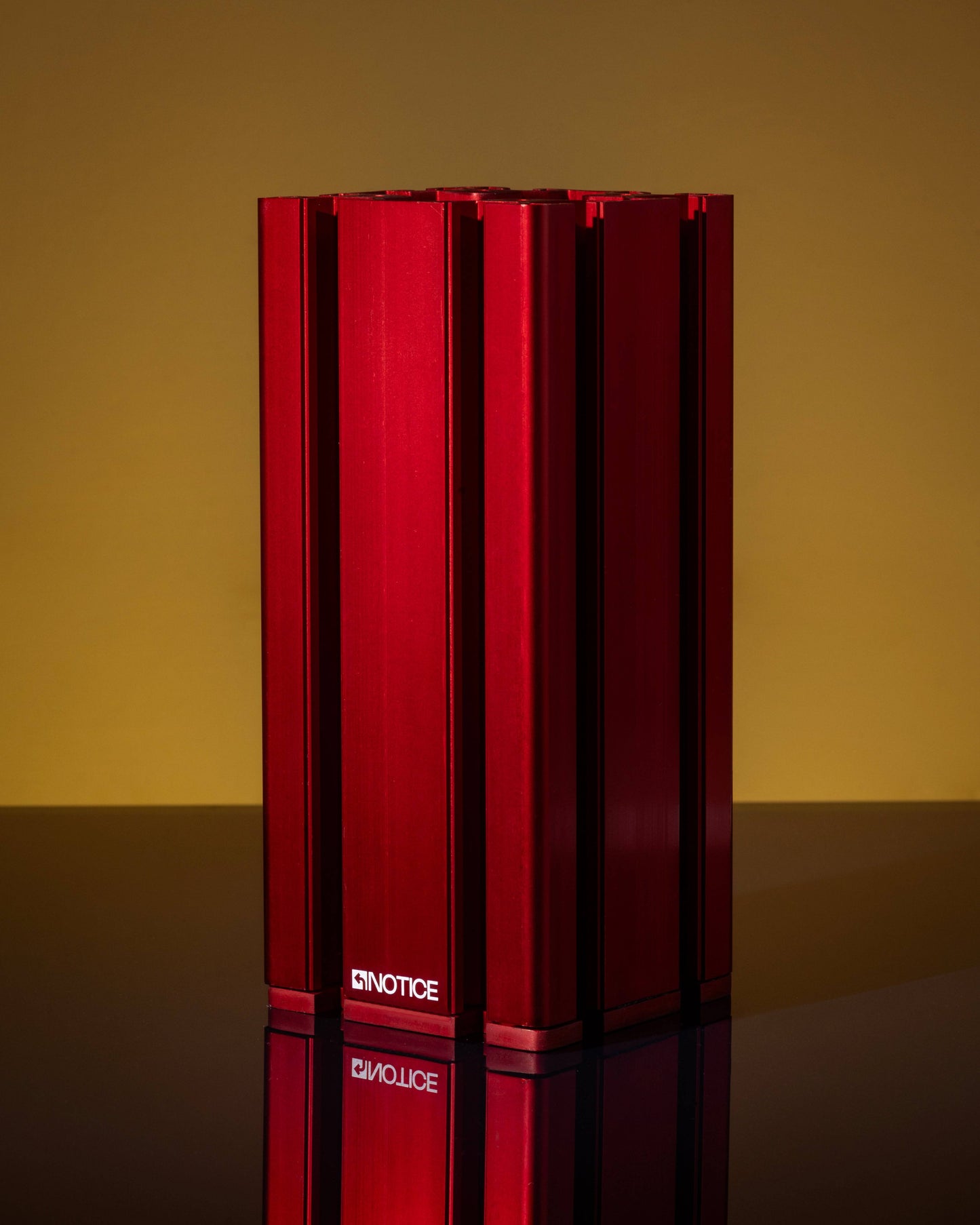 EXTRUSION VASE - RED