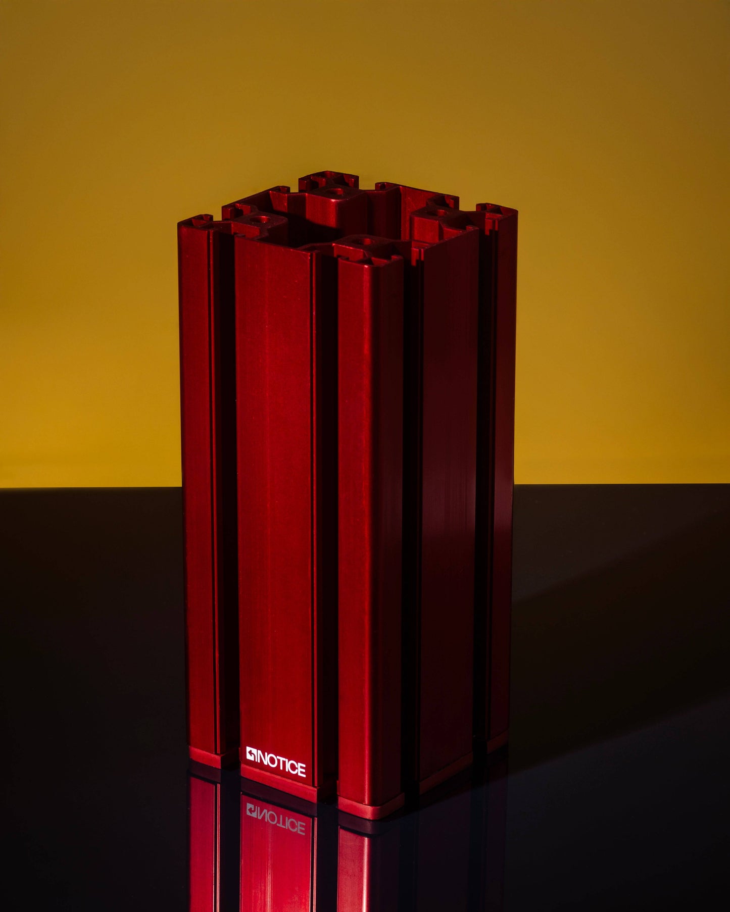EXTRUSION VASE - RED